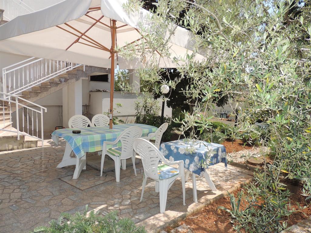 Apartments Vlatko Кърк Екстериор снимка