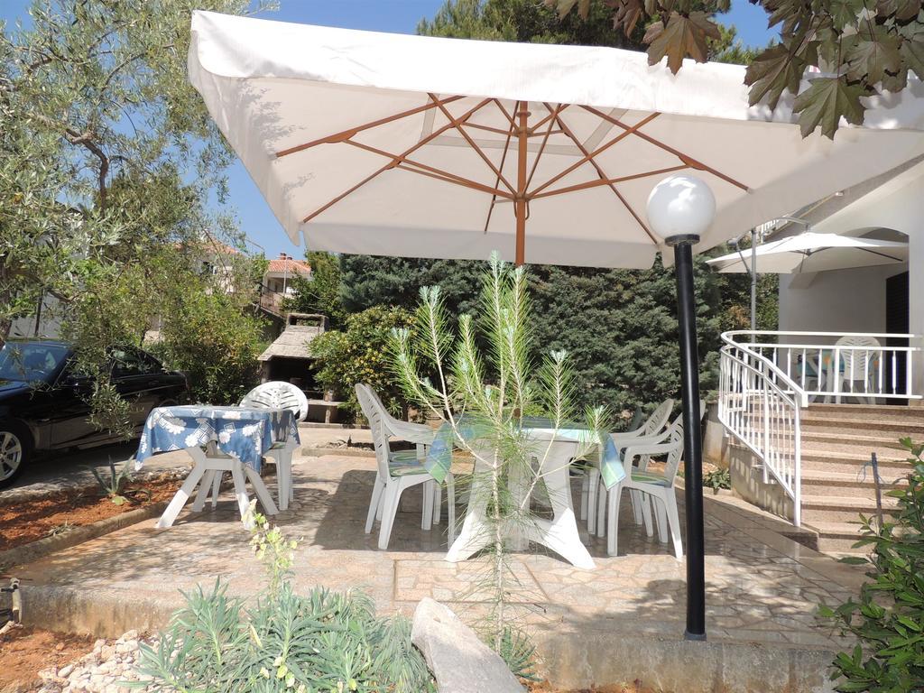 Apartments Vlatko Кърк Екстериор снимка