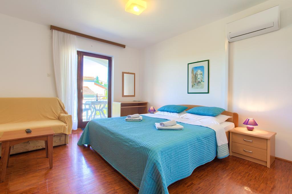 Apartments Vlatko Кърк Екстериор снимка