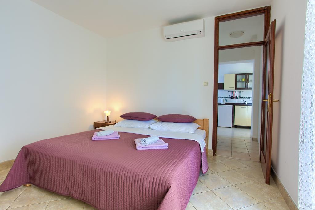 Apartments Vlatko Кърк Екстериор снимка
