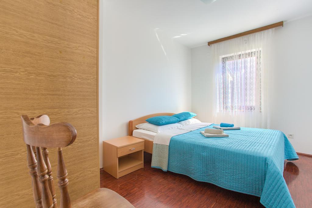 Apartments Vlatko Кърк Екстериор снимка