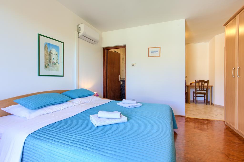 Apartments Vlatko Кърк Екстериор снимка