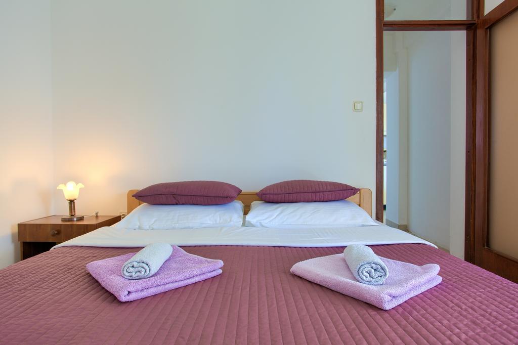 Apartments Vlatko Кърк Екстериор снимка