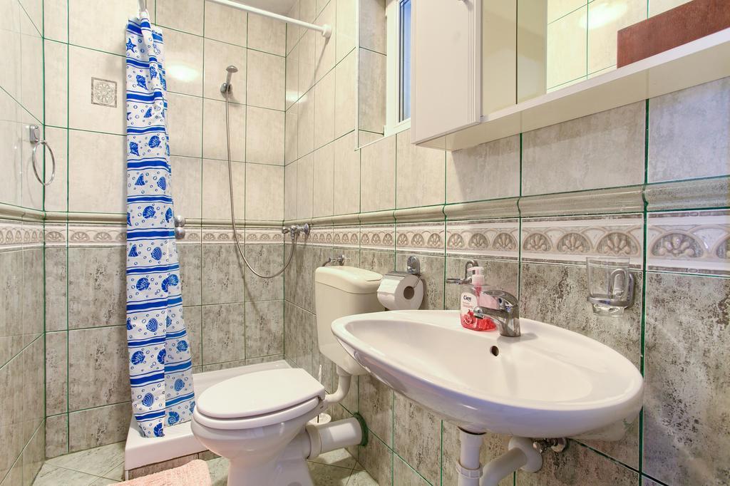 Apartments Vlatko Кърк Екстериор снимка