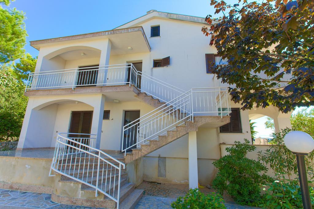 Apartments Vlatko Кърк Екстериор снимка
