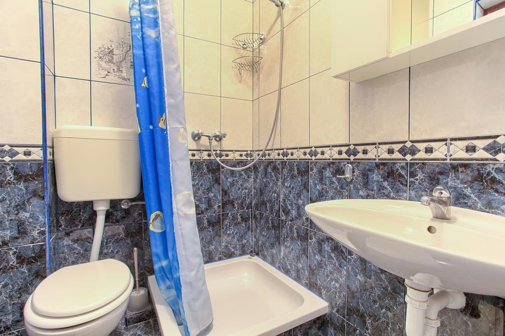 Apartments Vlatko Кърк Екстериор снимка