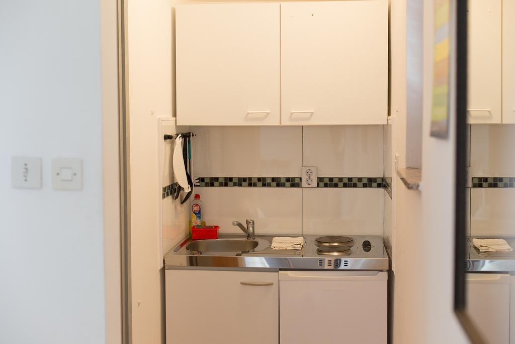 Apartments Vlatko Кърк Екстериор снимка