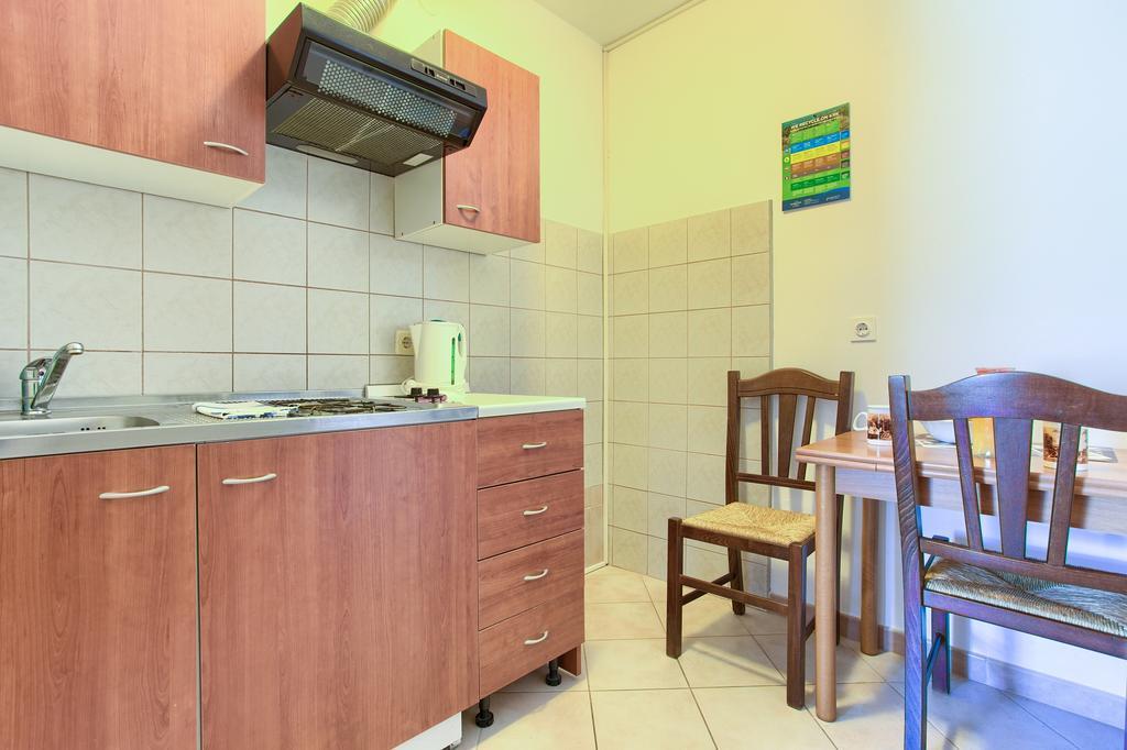 Apartments Vlatko Кърк Екстериор снимка
