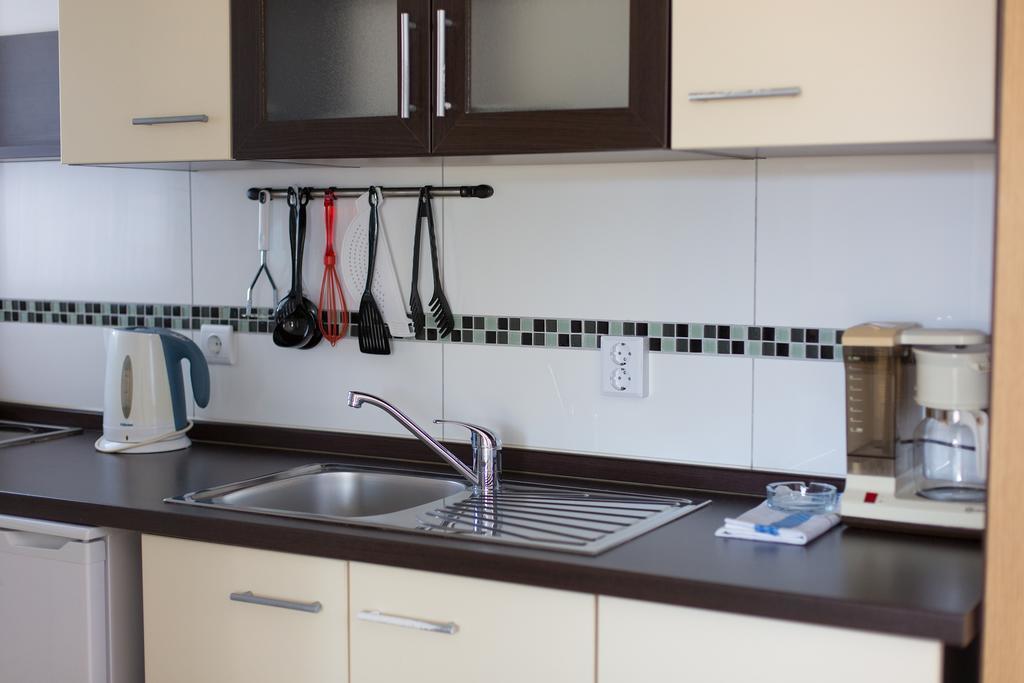 Apartments Vlatko Кърк Екстериор снимка